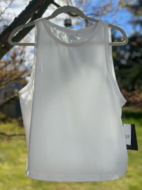 GapFit Brushed Tech Jersey Tank Top | NWT White Sleeveless Activewear Size M
